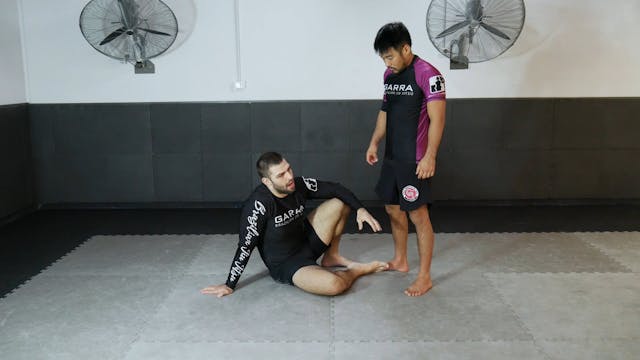 GRIPPING THE LEGS - SEATED OPEN GUARD...