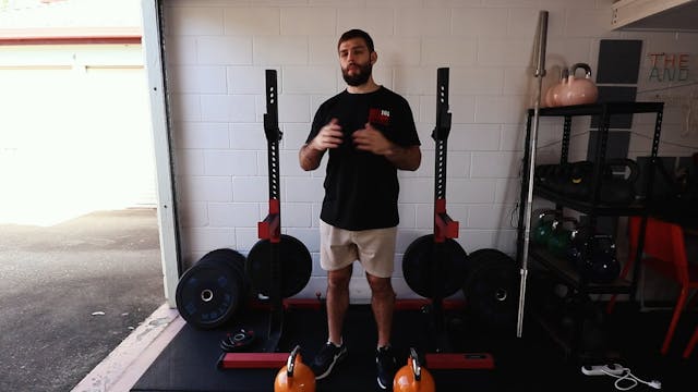 S&C - KETTLEBELL - CARRY - FRONT WRACK CARRY