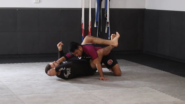 GRIPPING THE UPPER BODY - CLOSED GUAR...