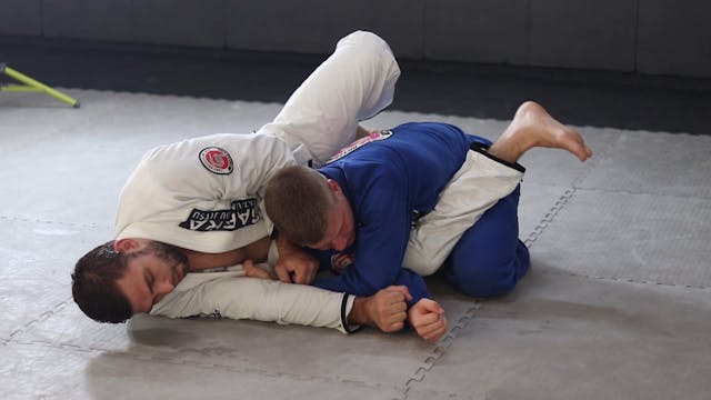 CROSSING THE ARM - CLOSED GUARD - ROL...