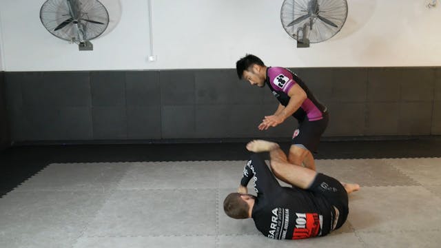 GRIPPING THE LEGS - SEATED OPEN GUARD...