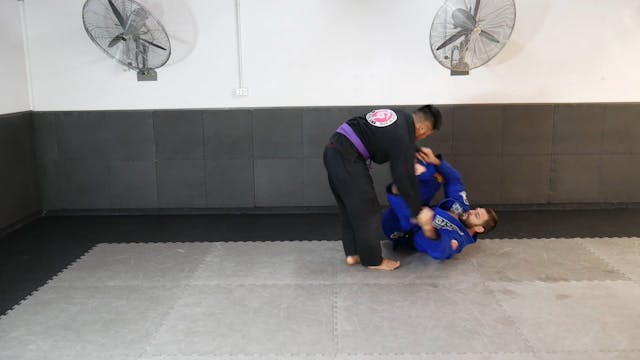 GRIPPING THE UPPER BODY - SPIDER GUAR...