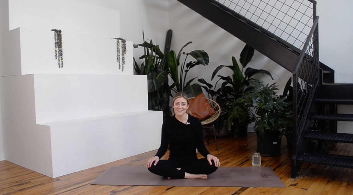 25 Minute Prenatal Yogalates - First Trimester