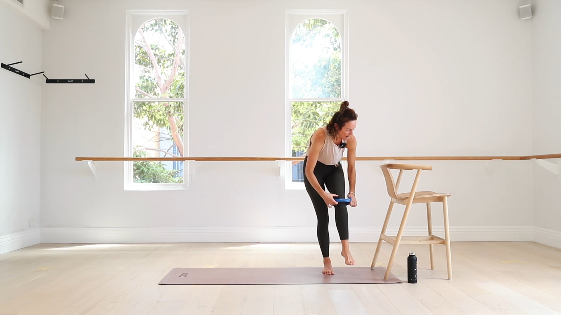 10 Mins - Legs & Booty - Barre Class - Booty Band (Prenatal)