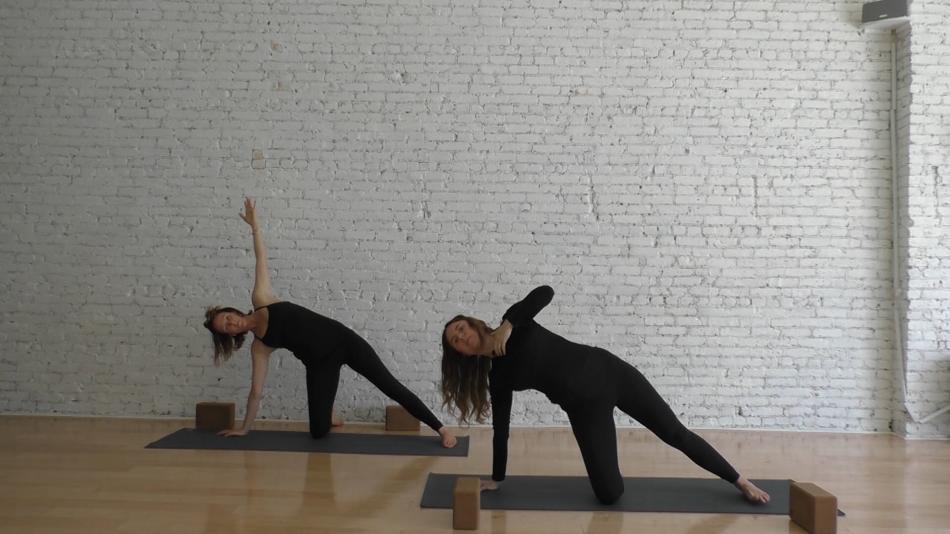 26 Mins - Yoga - Blocks (Prenatal) 