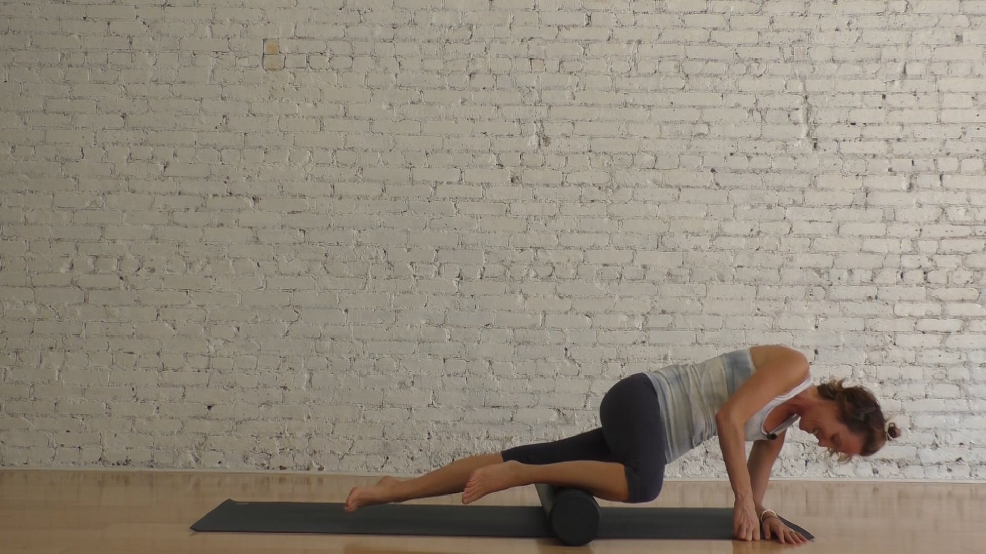 15 Mins - Stretch & Mobility - Foam Roller (Strong Mama)