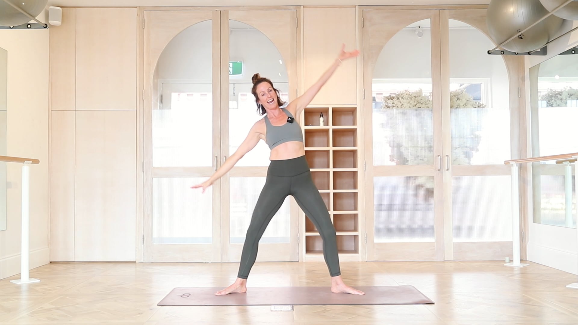 11 Mins - Standing leg workout - No Props (Prenatal)