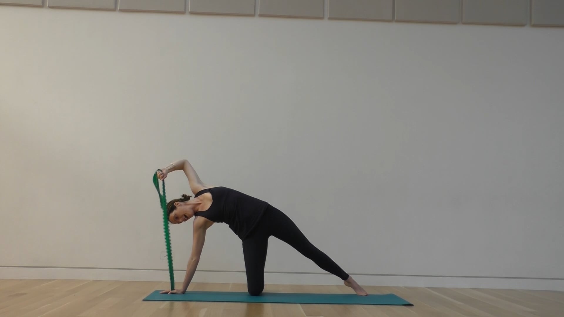 13 Mins - Full Body - Theraband - (Postnatal) 