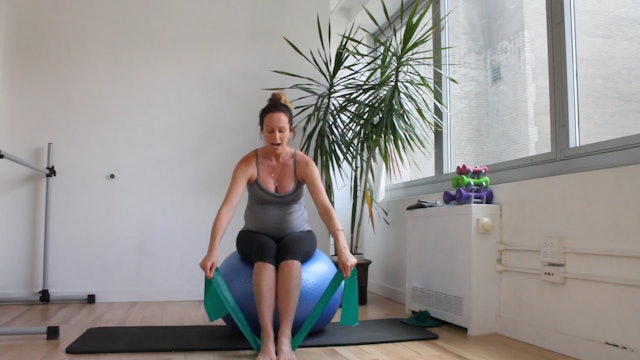 8 Mins - Butt - Theraband & Physio Ball - SI Joint Pain (Prenatal)