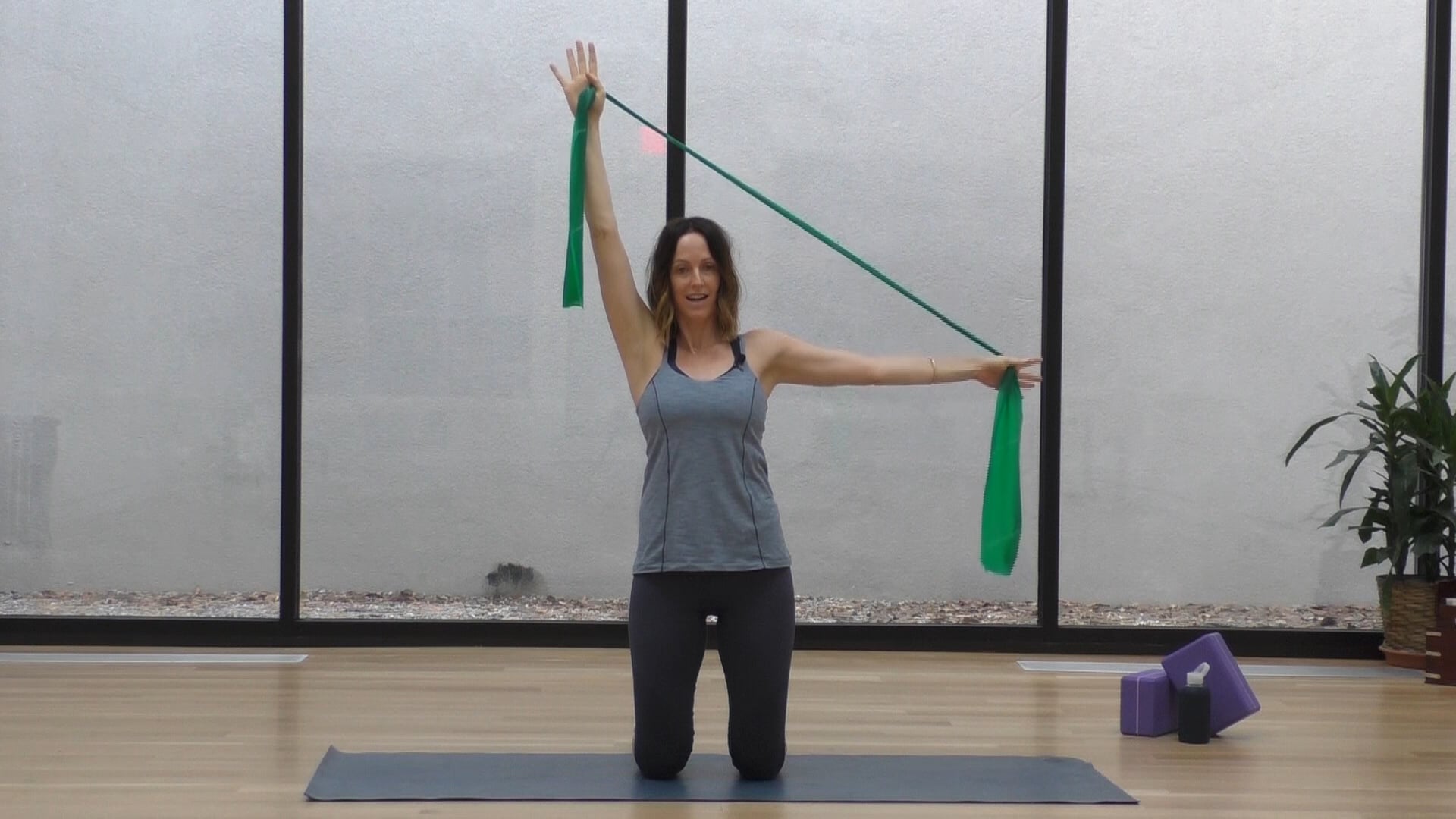 11 Mins - Arms - Theraband (Postnatal)