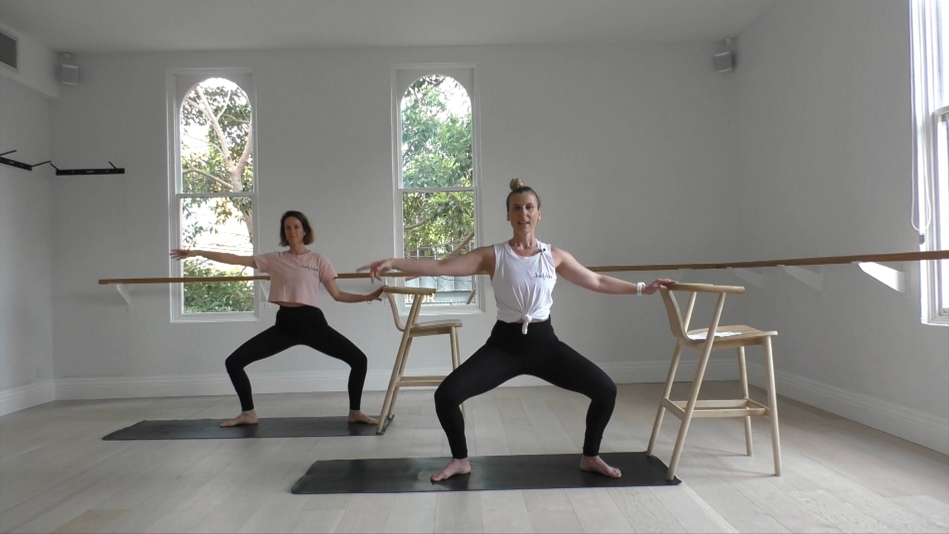 29 Mins - Full Body - Barre - (Pre & Postnatal)