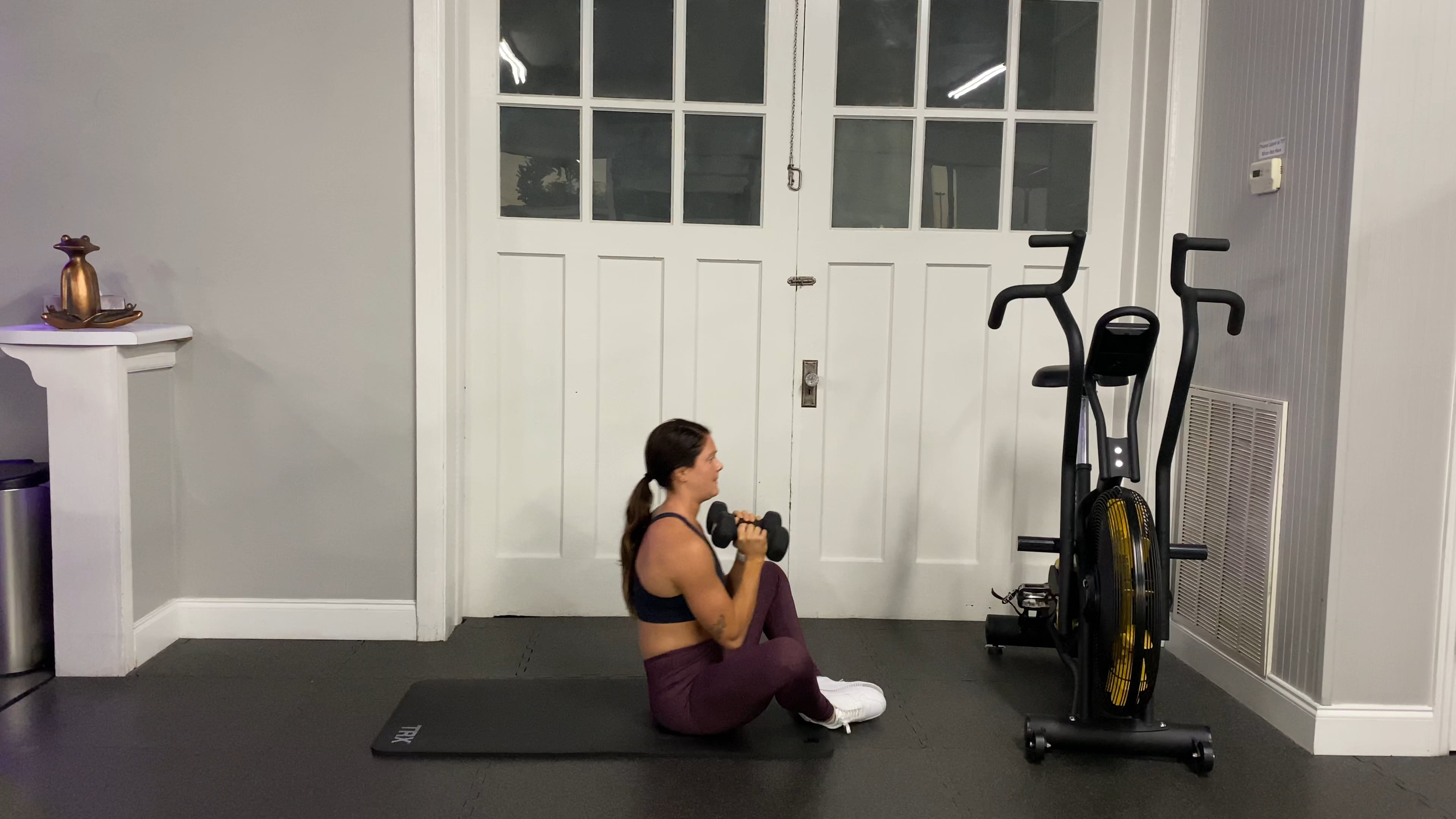 Chest press butterfly crunch