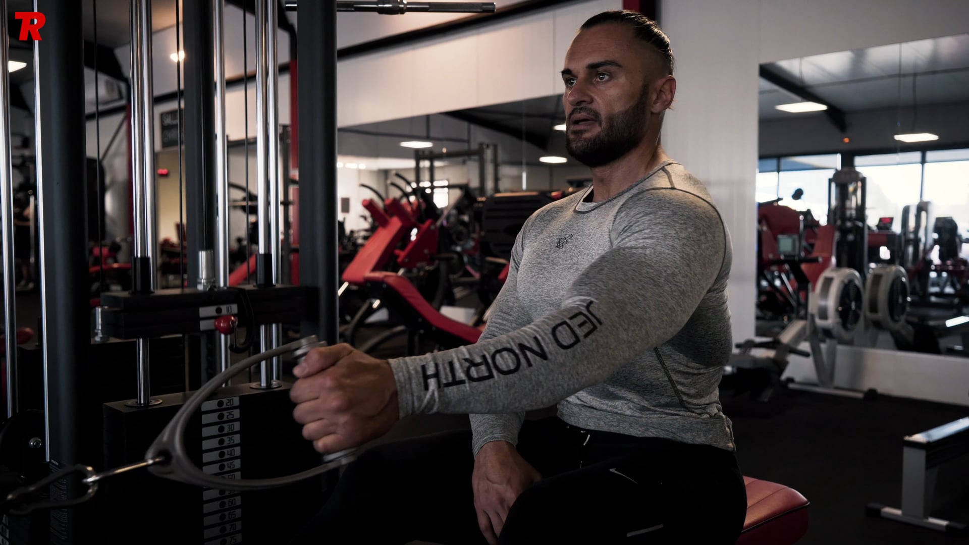 Rowing Horizontal Unilatéral Poignée | One Arm Cable Row