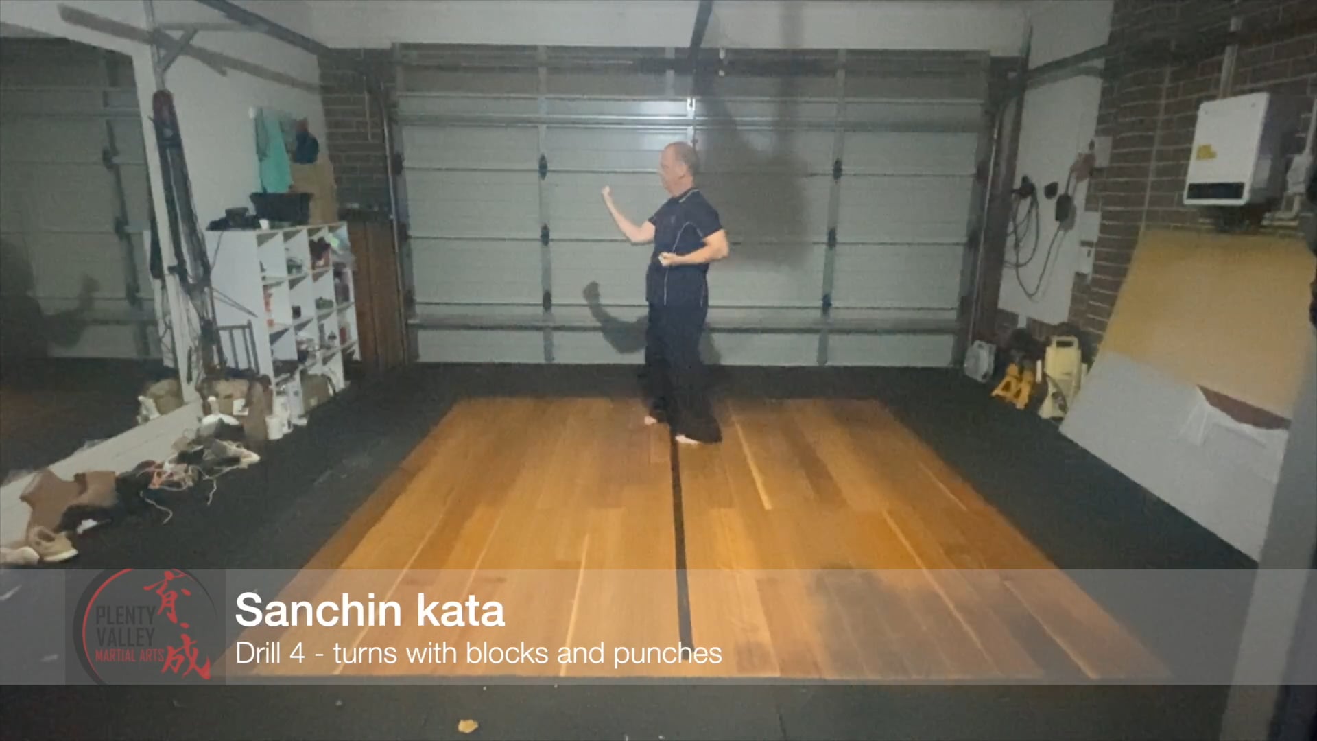 Sanchin kata - drill 4 - turns with blocks and punches