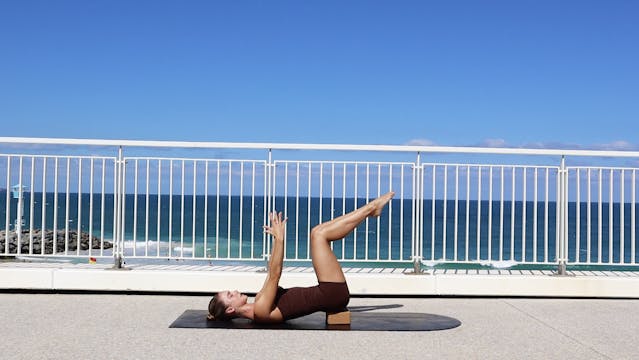 35 MIN ABS & BOOTY W/ BLOCK