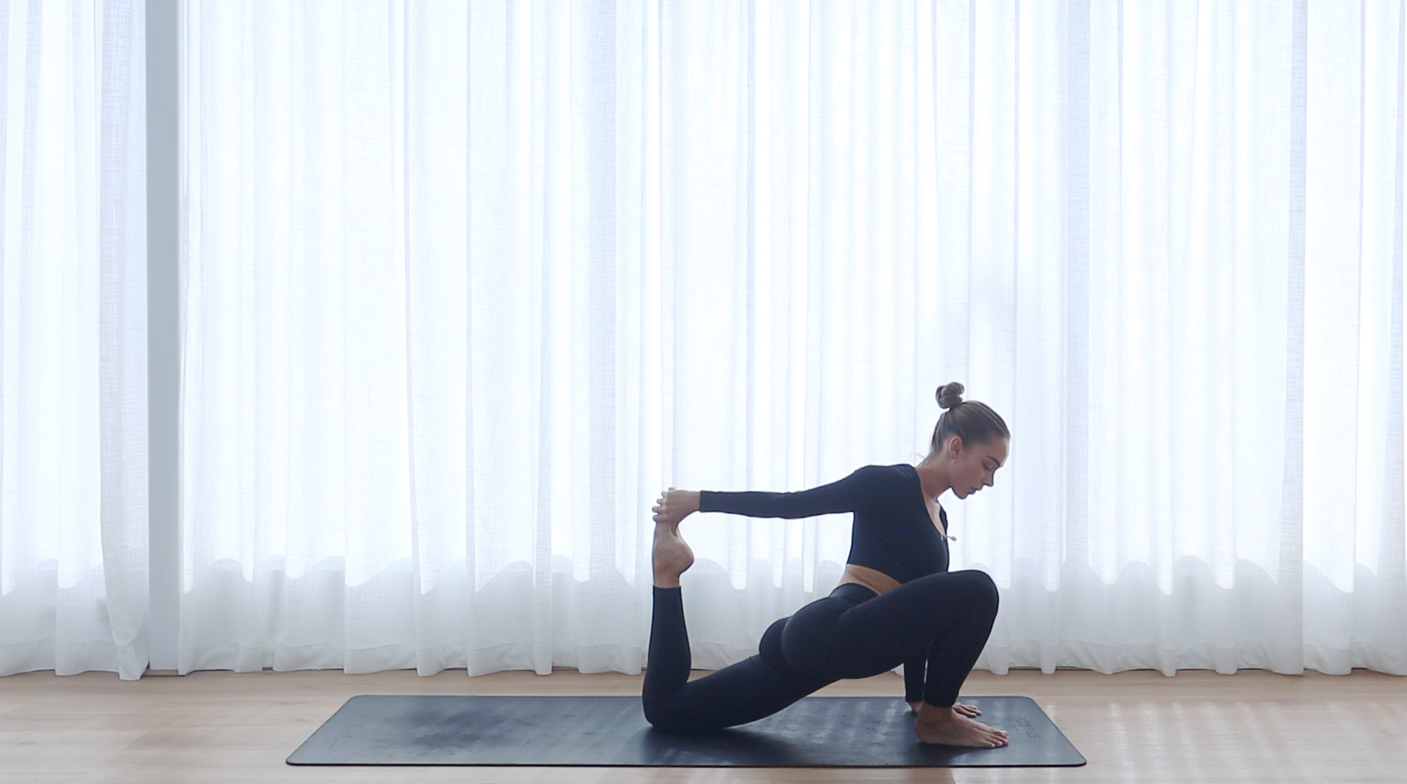 25 MIN FULL BODY RELAXING STRETCH