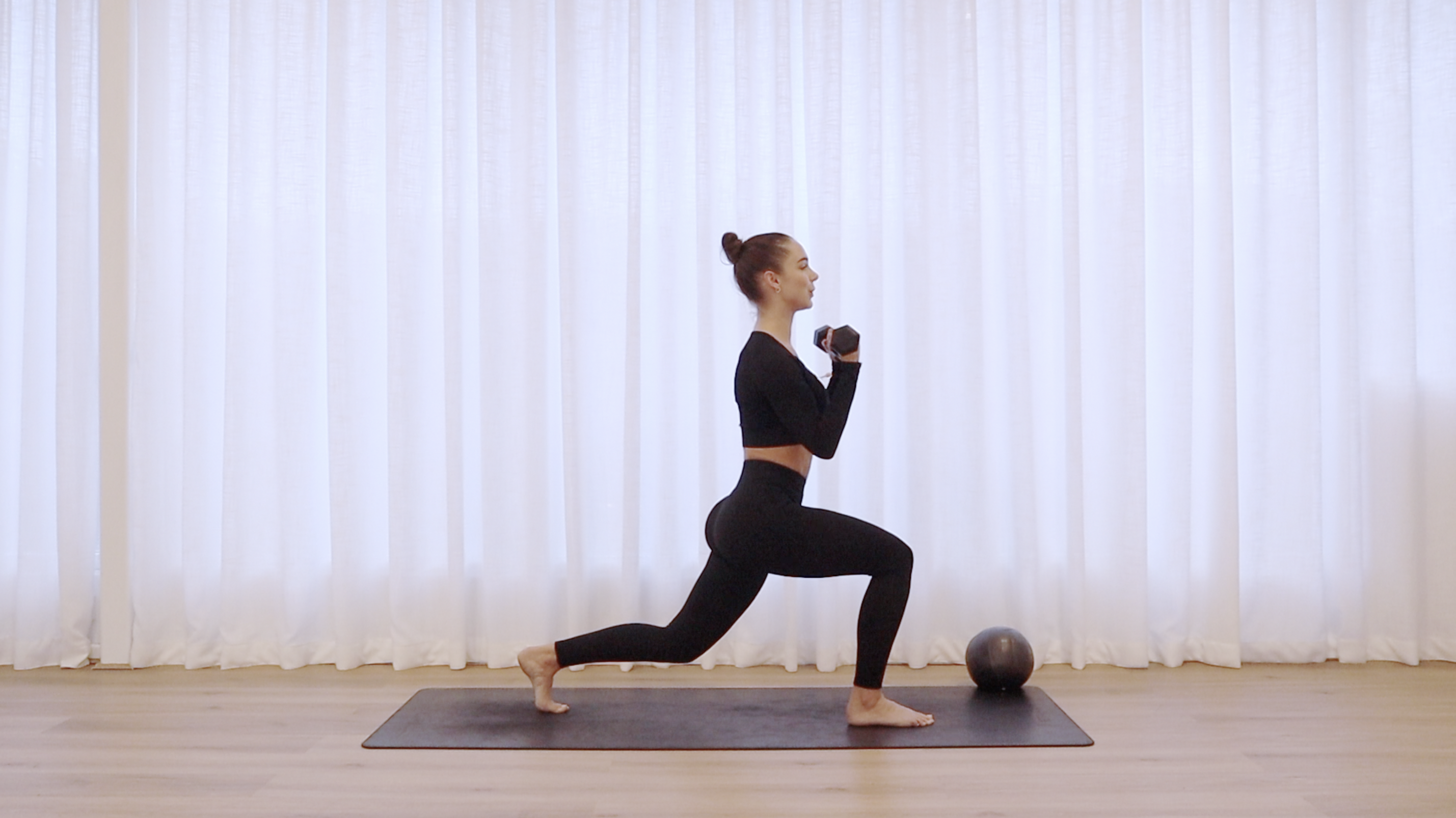 30 MIN FULL BODY SCULPT W/ WEIGHTS & BALL