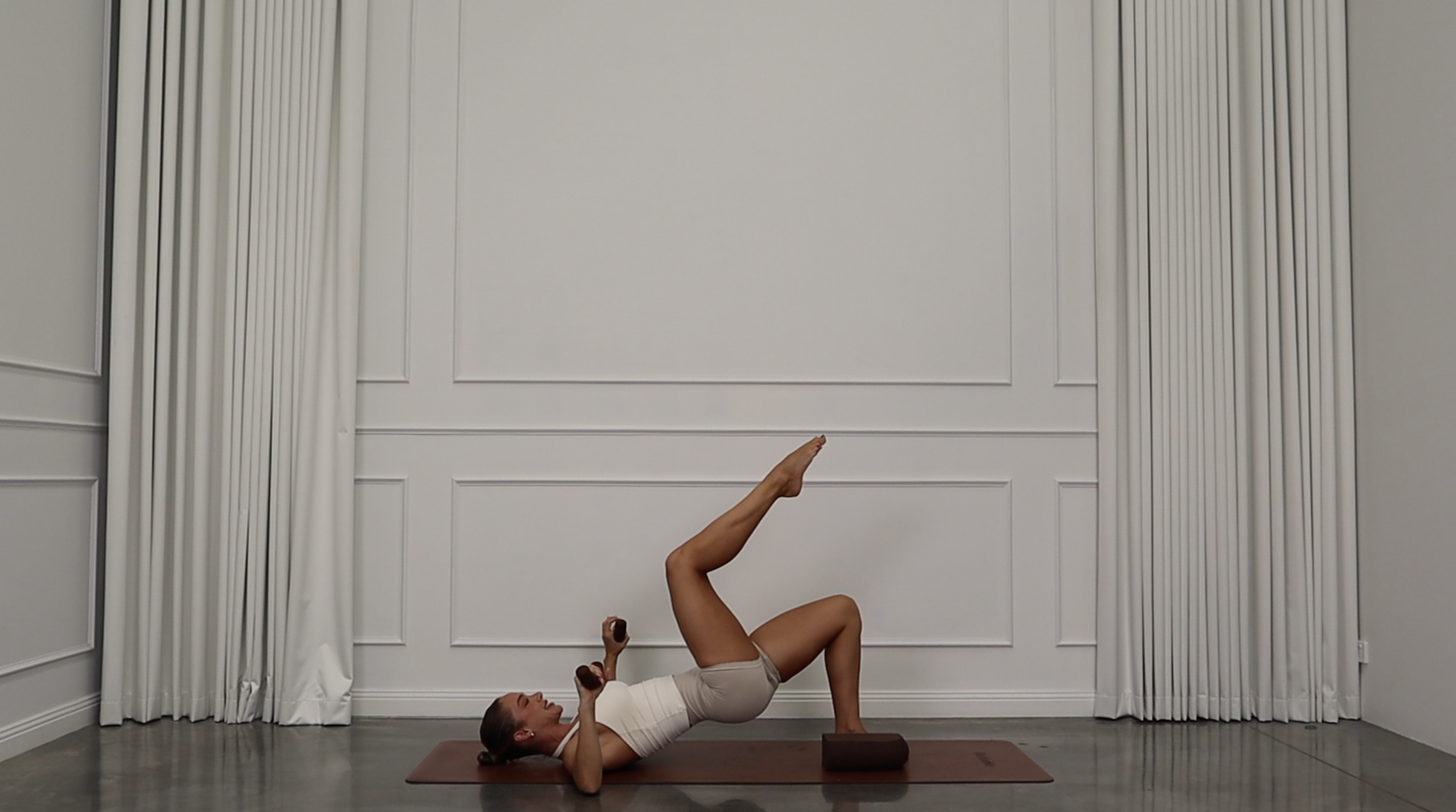 25 MIN FULL BODY POWER PILATES W/ WEIGHTS & BLOCK