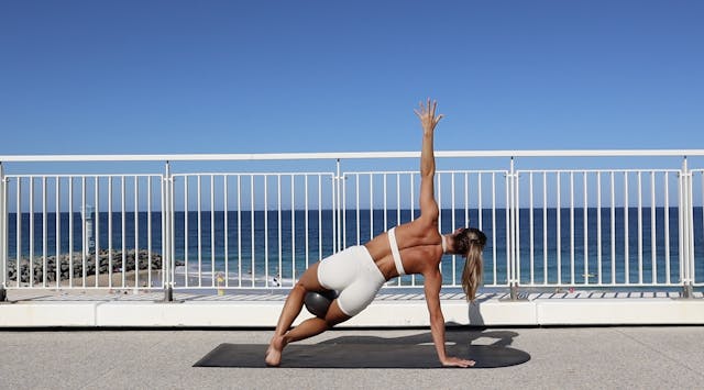 20 MIN CORE SCULPT W/ BALL