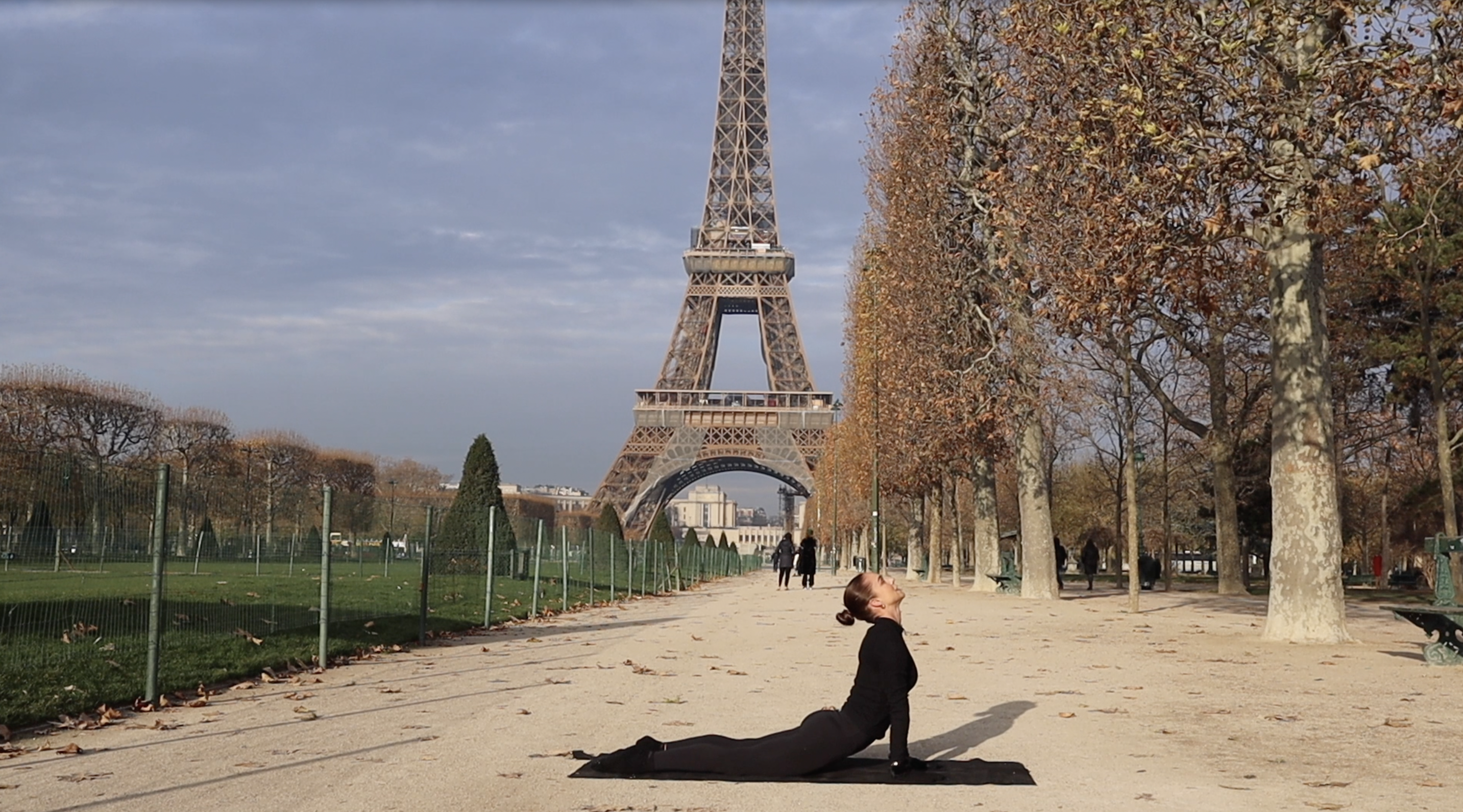 10 MIN FULL BODY STRETCH -  PARIS EDITION 
