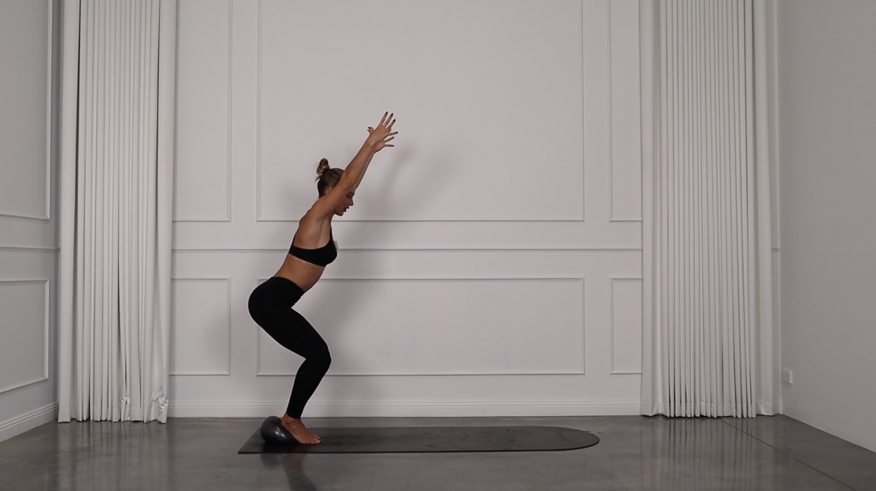 20 MIN FULL BODY SCULPT W/ BALL