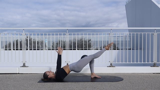 25 MIN ABS & BOOTY SCULPT W/ BALL