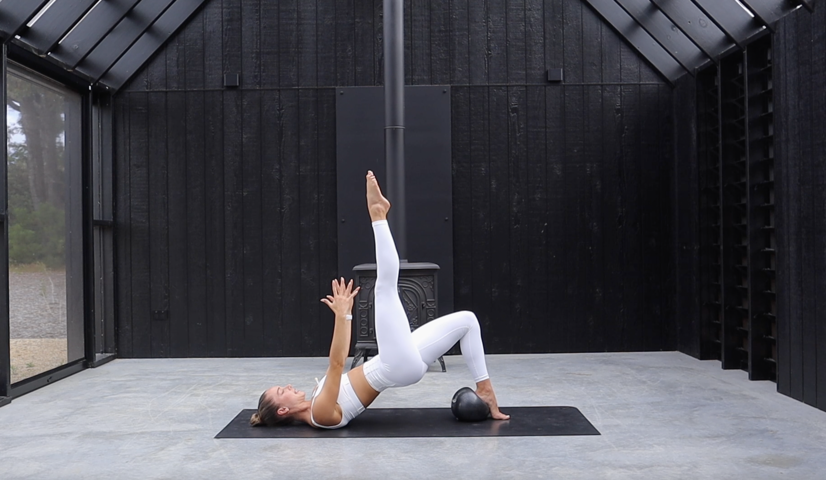 35 MIN FULL BODY SCULPT W/ BALL