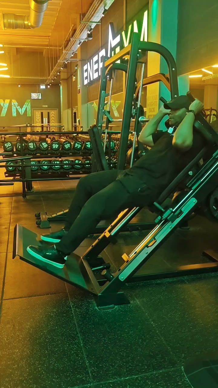 Hack Squat