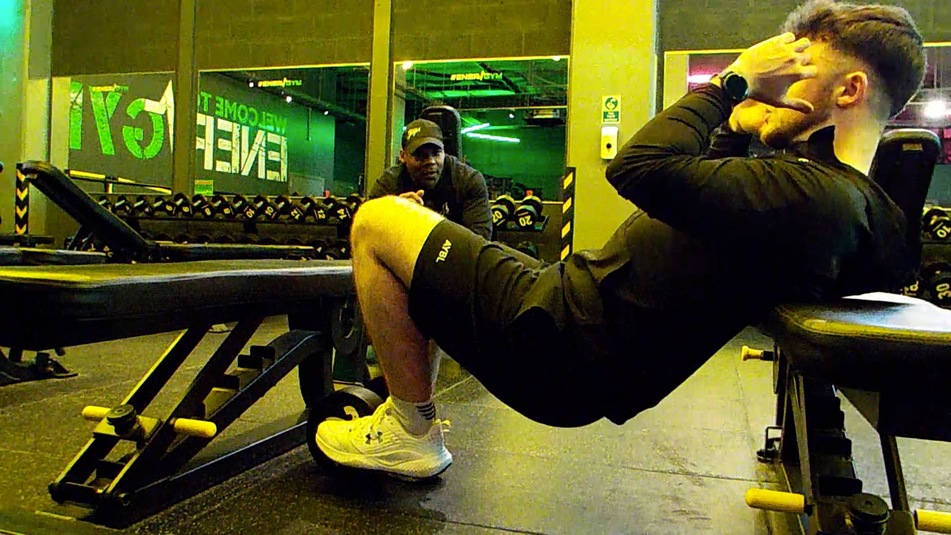 Single leg Bench Raise