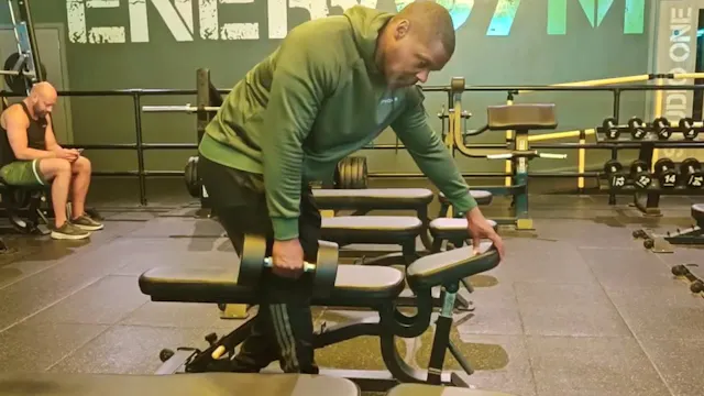 Single Arm Bench Row