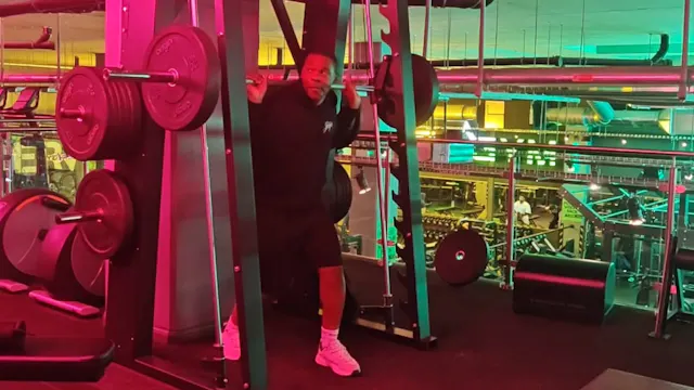 Barbell Split Squat (Smith Machine)