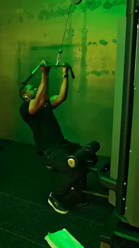Lat Pulldown (Reverse Grip)