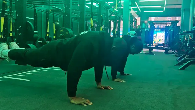 Suspended Plank to Kneel