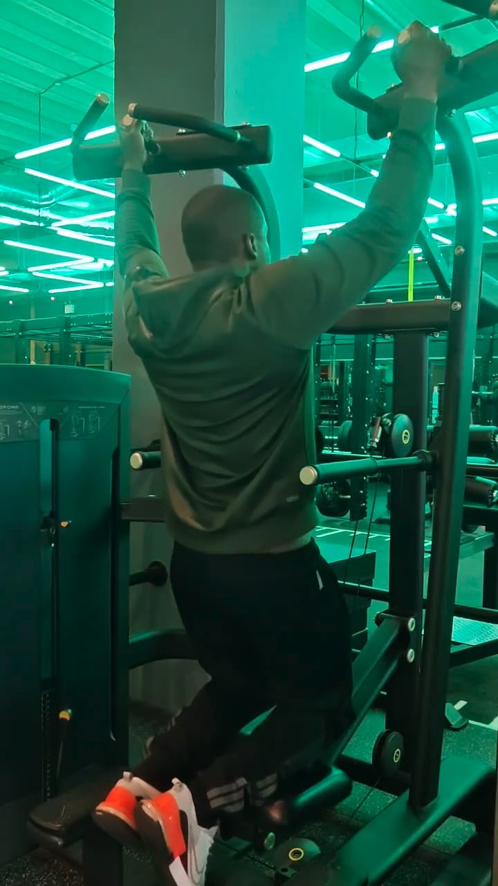 Assisted Pull Up