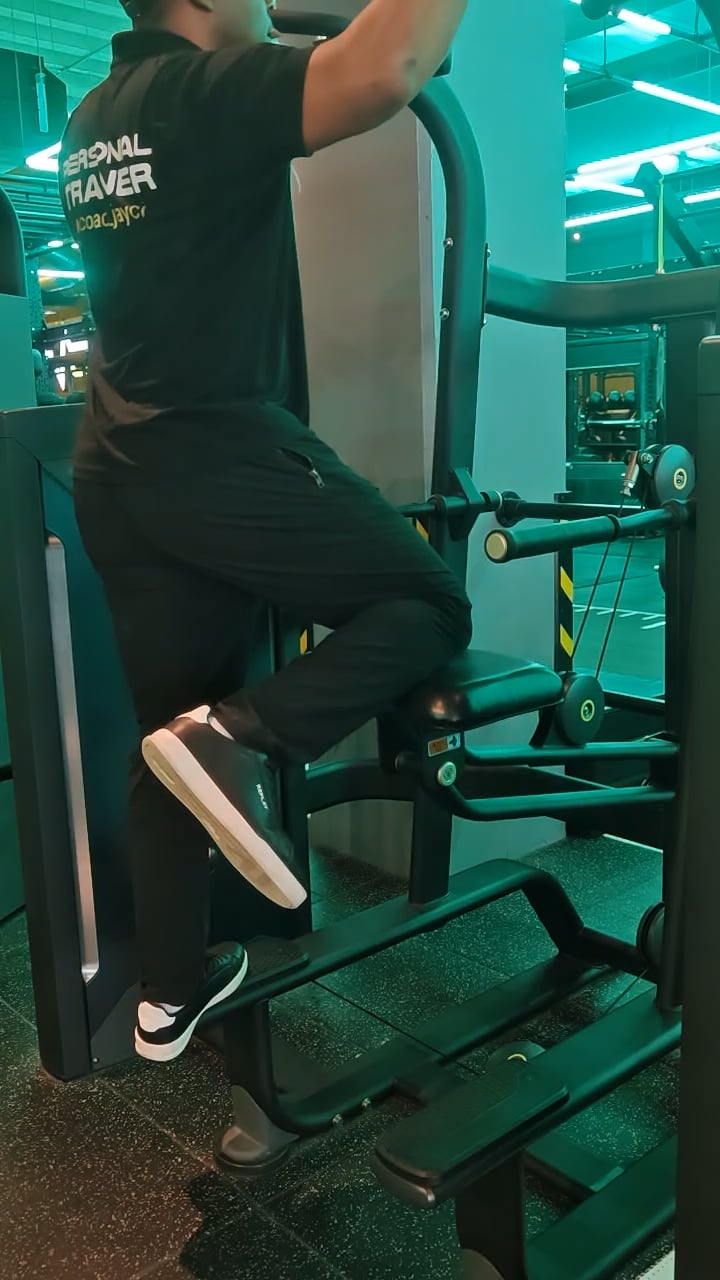 Assisted Pull Ups