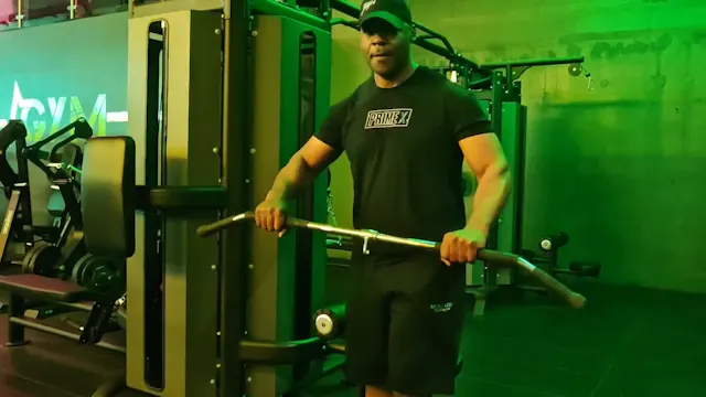Lat Pulldown 2