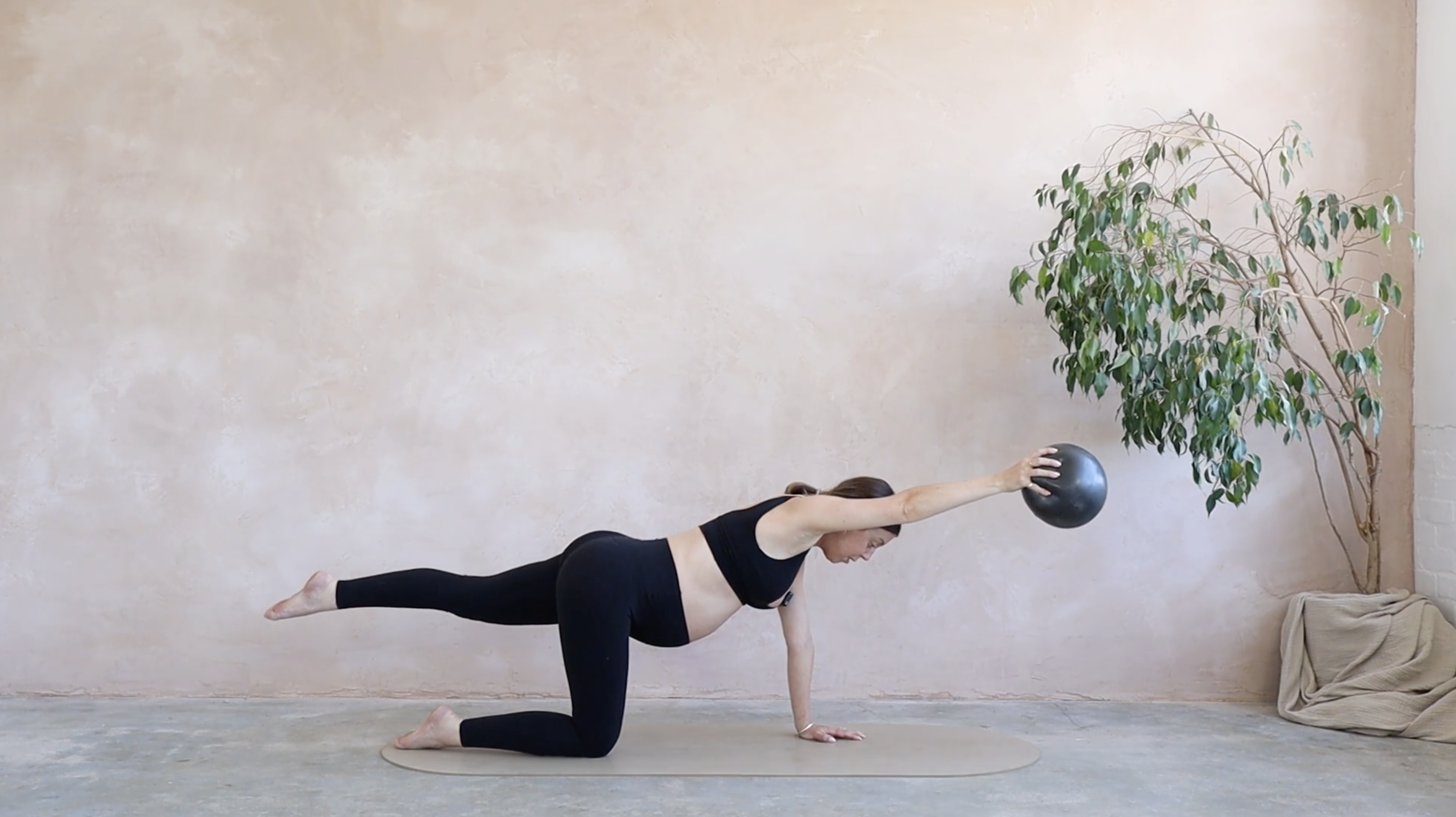 21 MINUTE ENERGISING WORKOUT: 3RD TRIMESTER