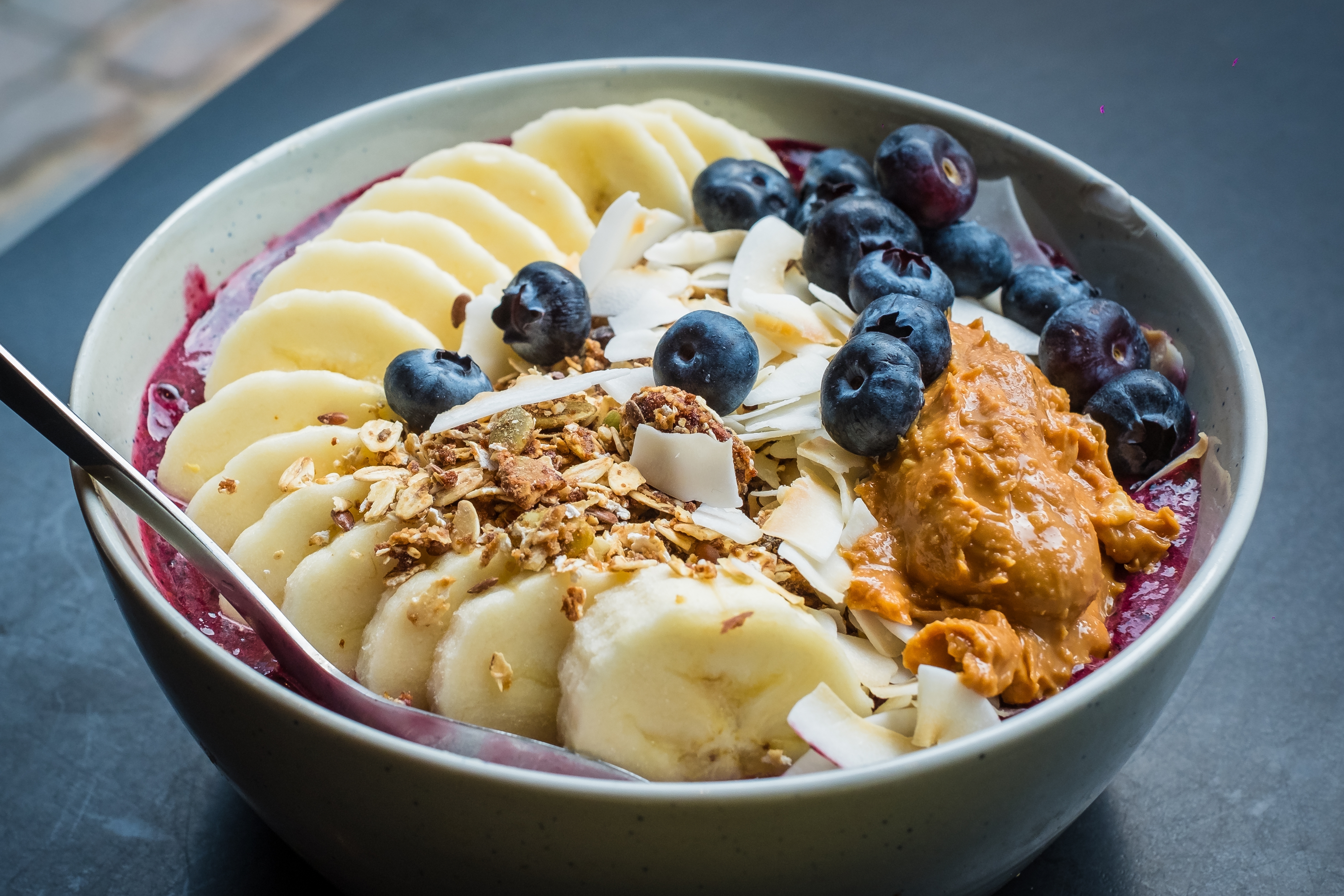 GLOW GIVER SMOOTHIE BOWL