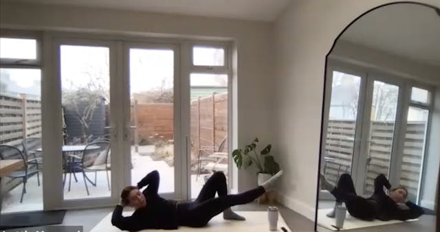 LIVE STREAM! 30 Minutes Pilates Sculp...