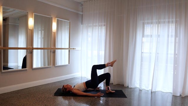 18 Minutes World Pilates Day Flow