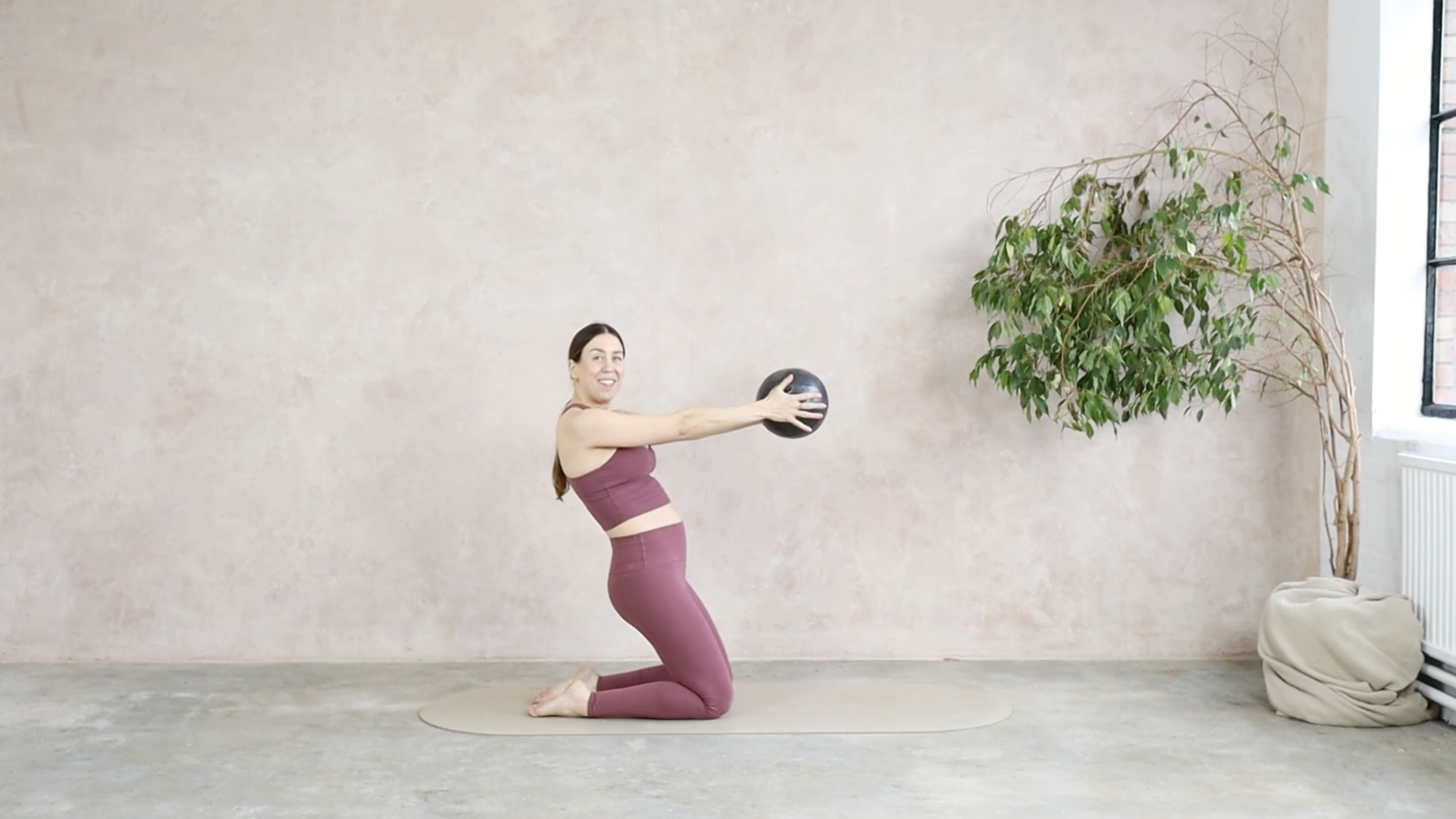 PRENATAL 15 MINUTE CORE WORKOUT WITH A BALL