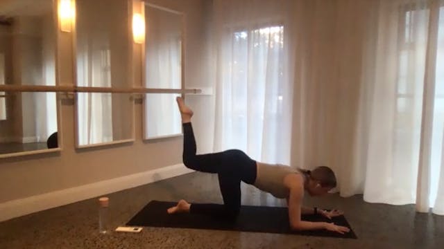 LIVE STREAM! 30 Minutes Pilates Sculp...