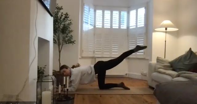 LIVE STREAM!! 30 Minute Pilates Sculp...