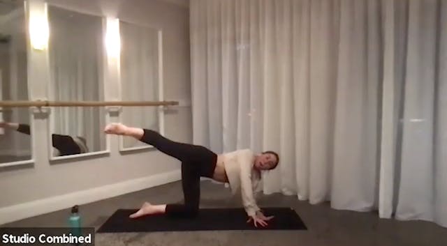 LIVE STREAM! 30 Minutes Pilates Sculp...