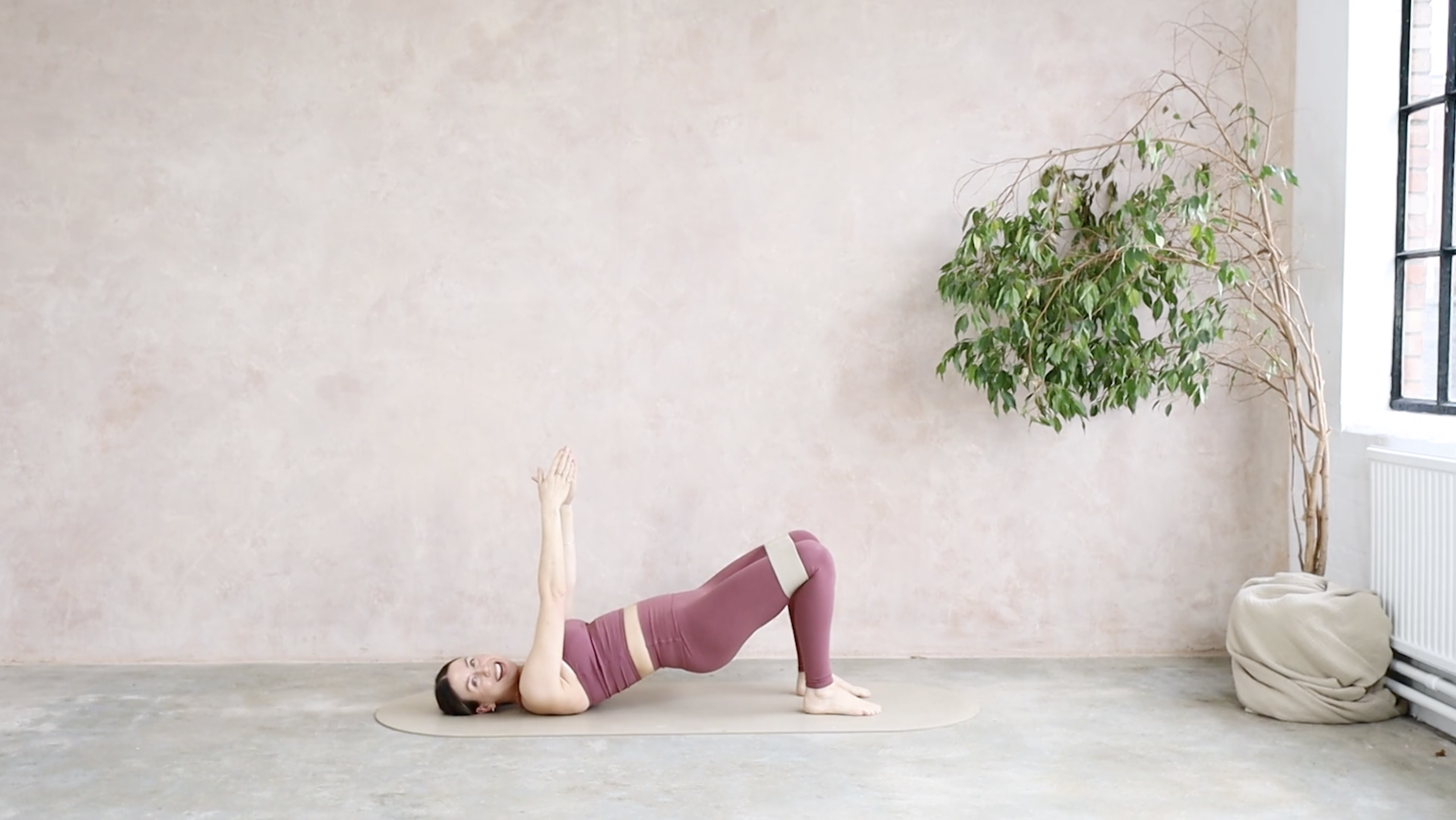 16 MINUTE LOWER BODY BURN WITH A BAND