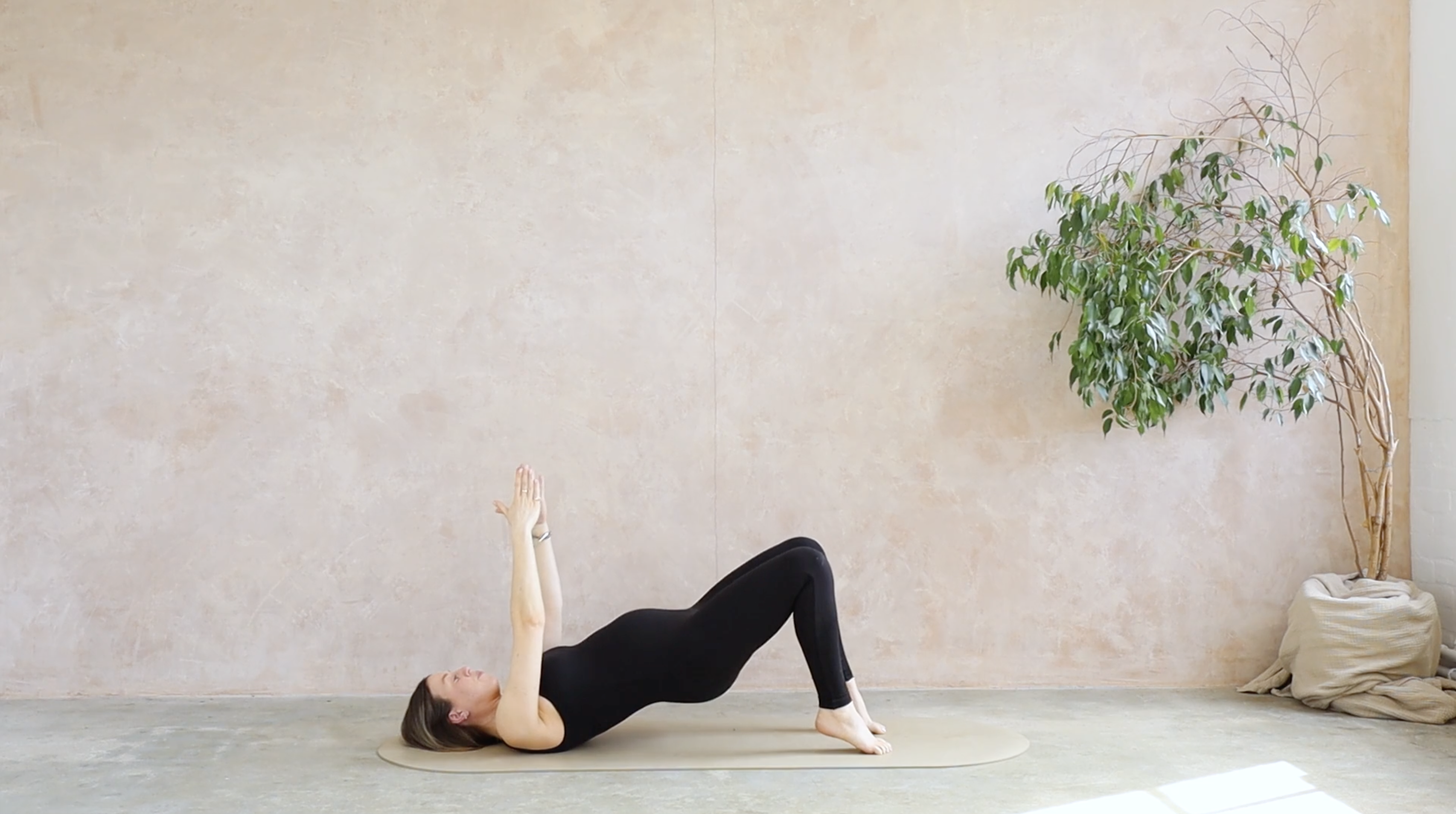21 MINUTE LOWER BODY PRENATAL WORKOUT