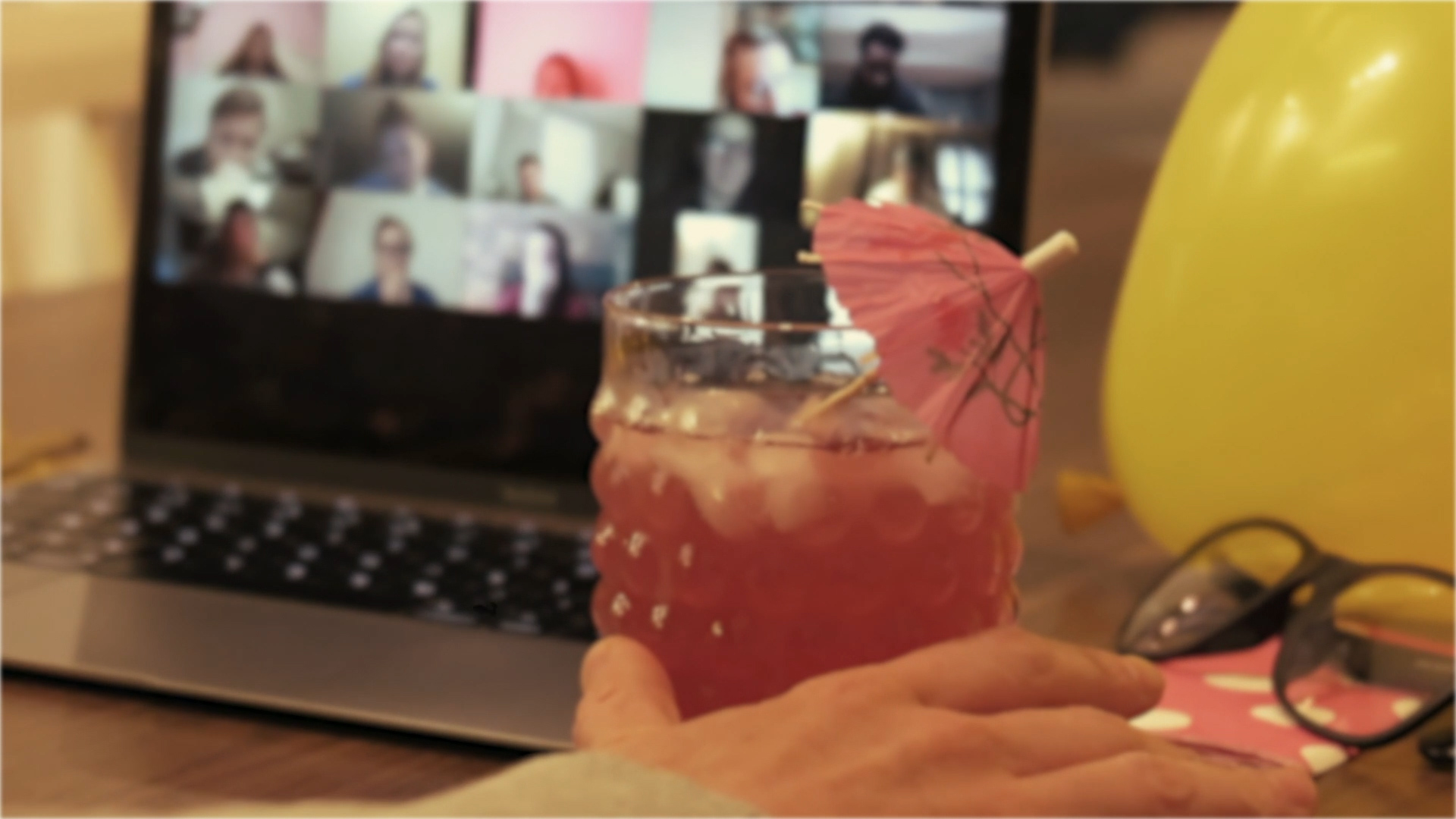 Vivir Adentro - Cap. 5: Tedio de cuarentena por Daniel Samper Ospina