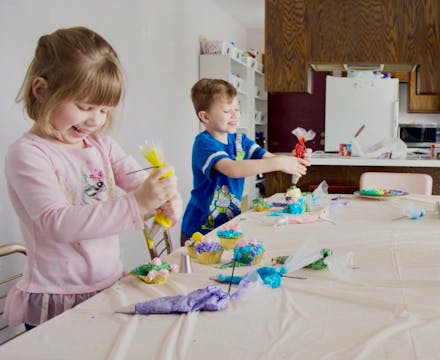 Decorating Cupcakes