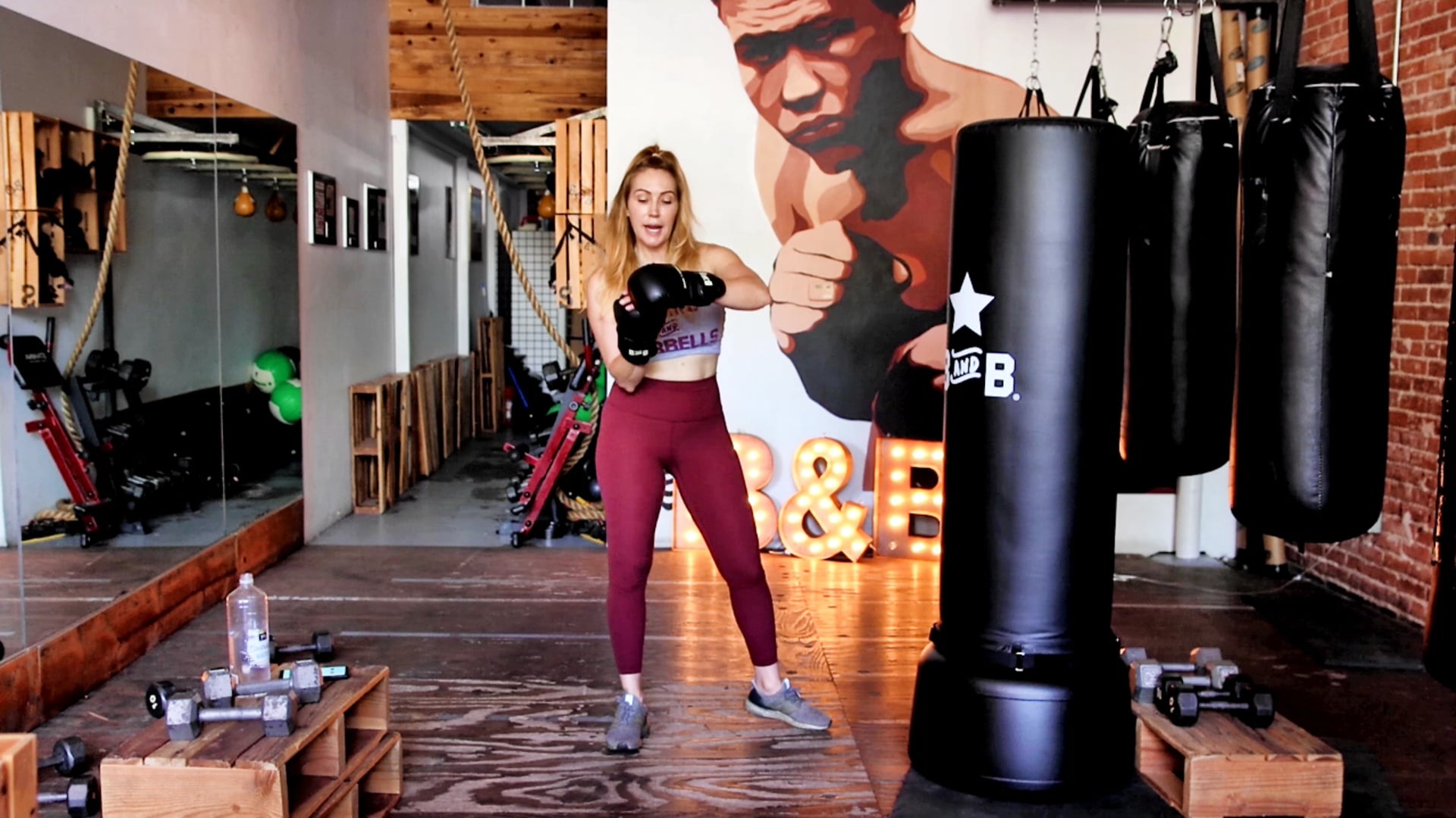 20 Minute Boxing and Upper Body Workout 4 on Bag