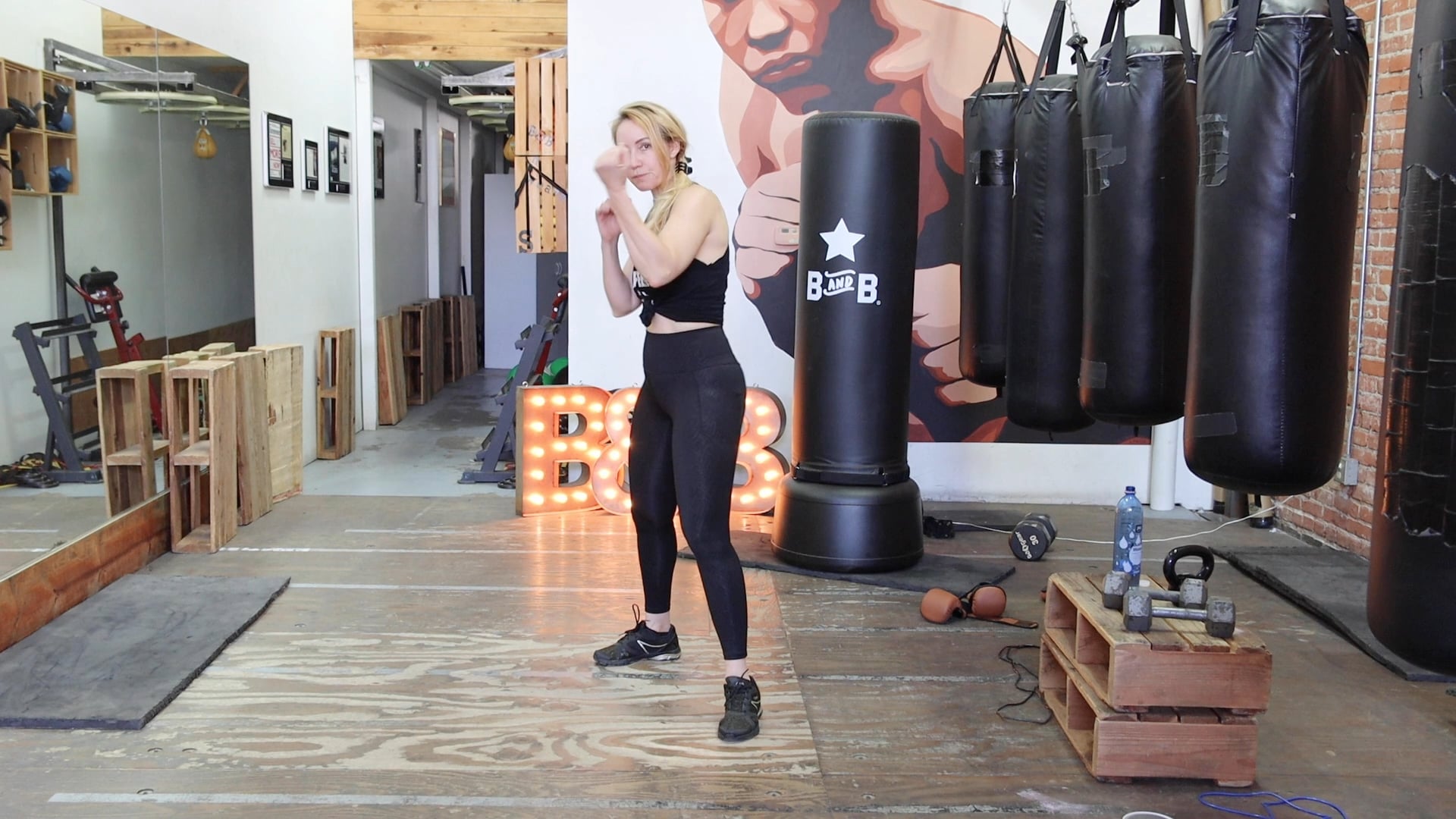 20 Min Boxing & Abs Workout 